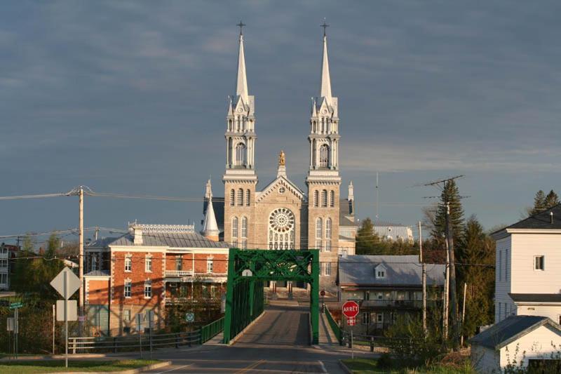 Auberge Du Couvent Saint-Casimir Екстериор снимка