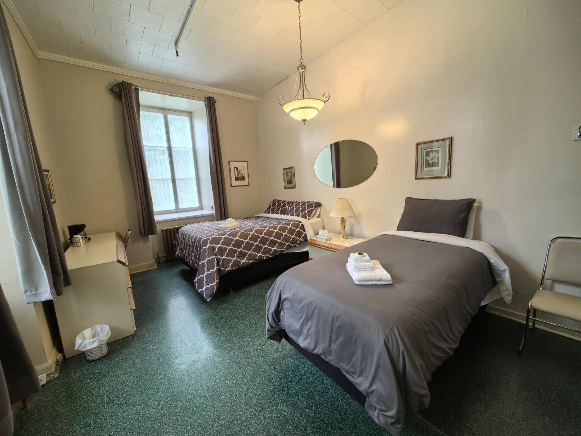 Auberge Du Couvent Saint-Casimir Екстериор снимка